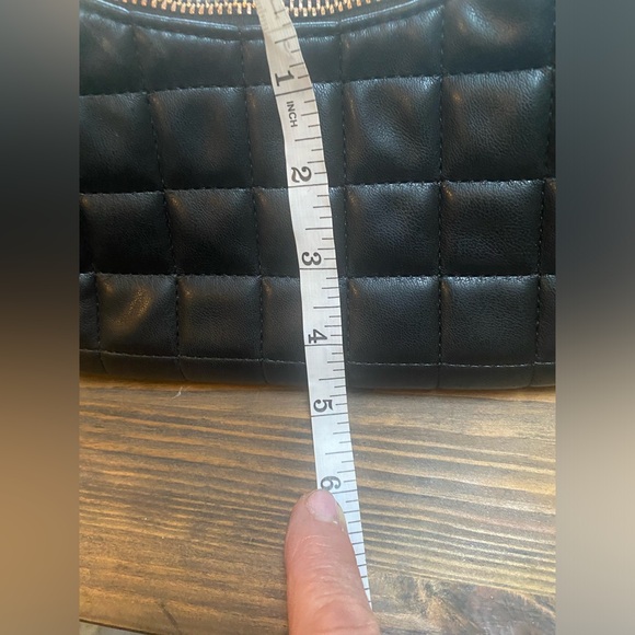 Urban Expressions Quilted Black Vegan Leather Bag - Picture 8 of 9